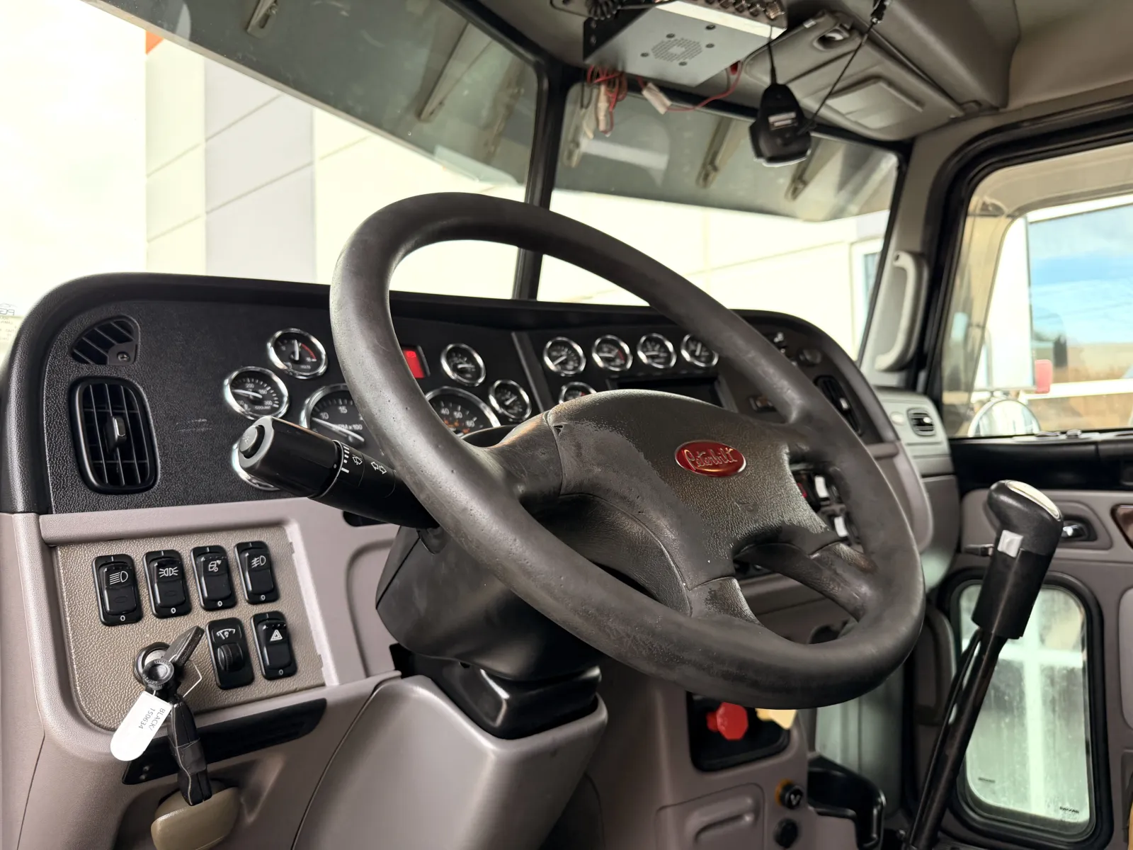2012 Peterbilt 389 - image 15
