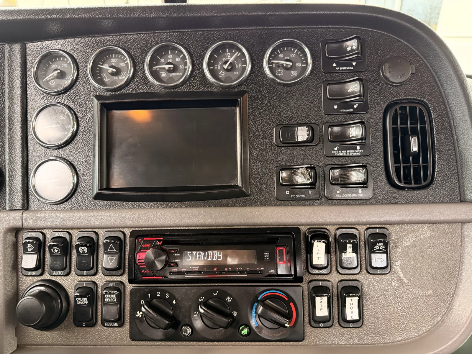 2012 Peterbilt 389 - image 18