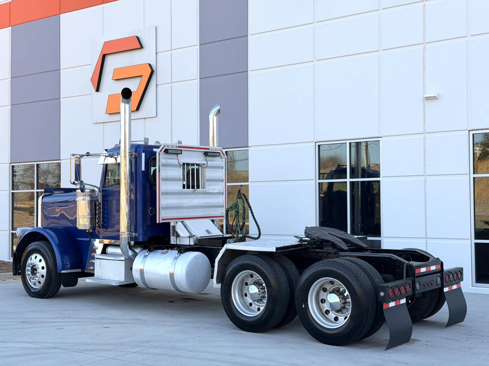 2017 Peterbilt 389 - image 6
