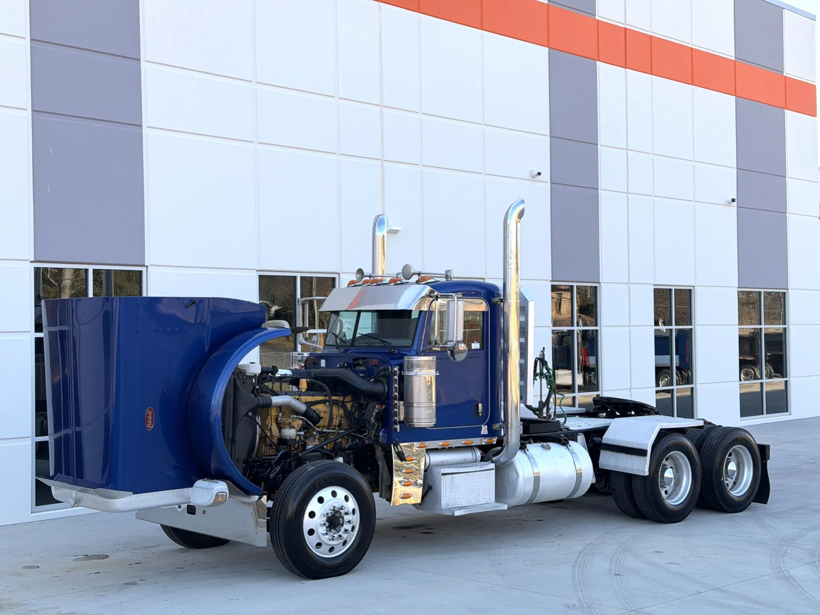 2017 Peterbilt 389 - image 10