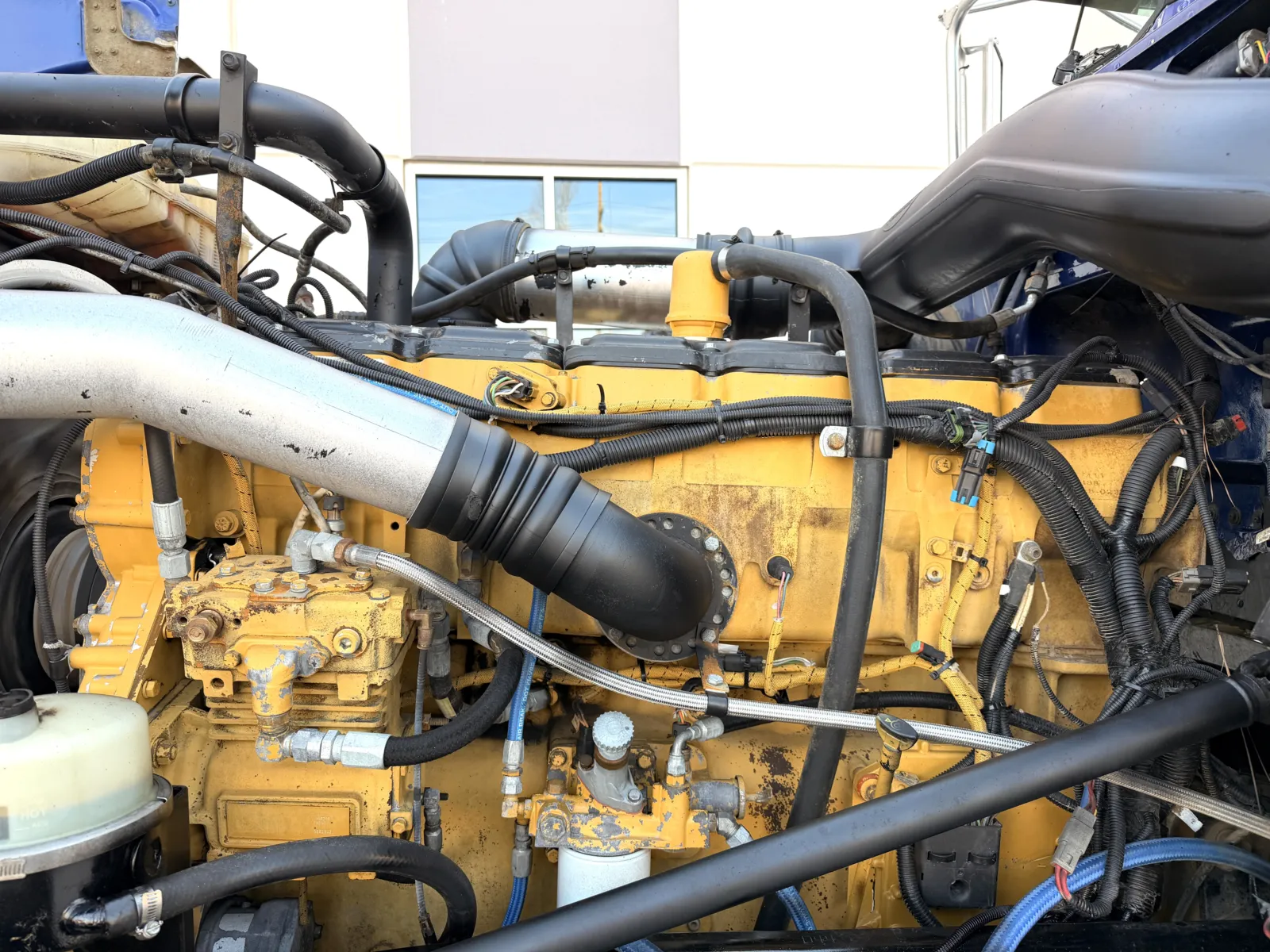 2017 Peterbilt 389 - image 12