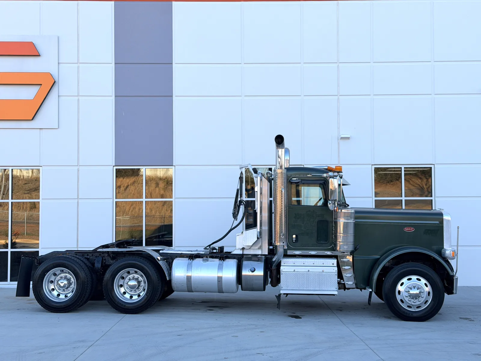 2015 Peterbilt 389 - image 3