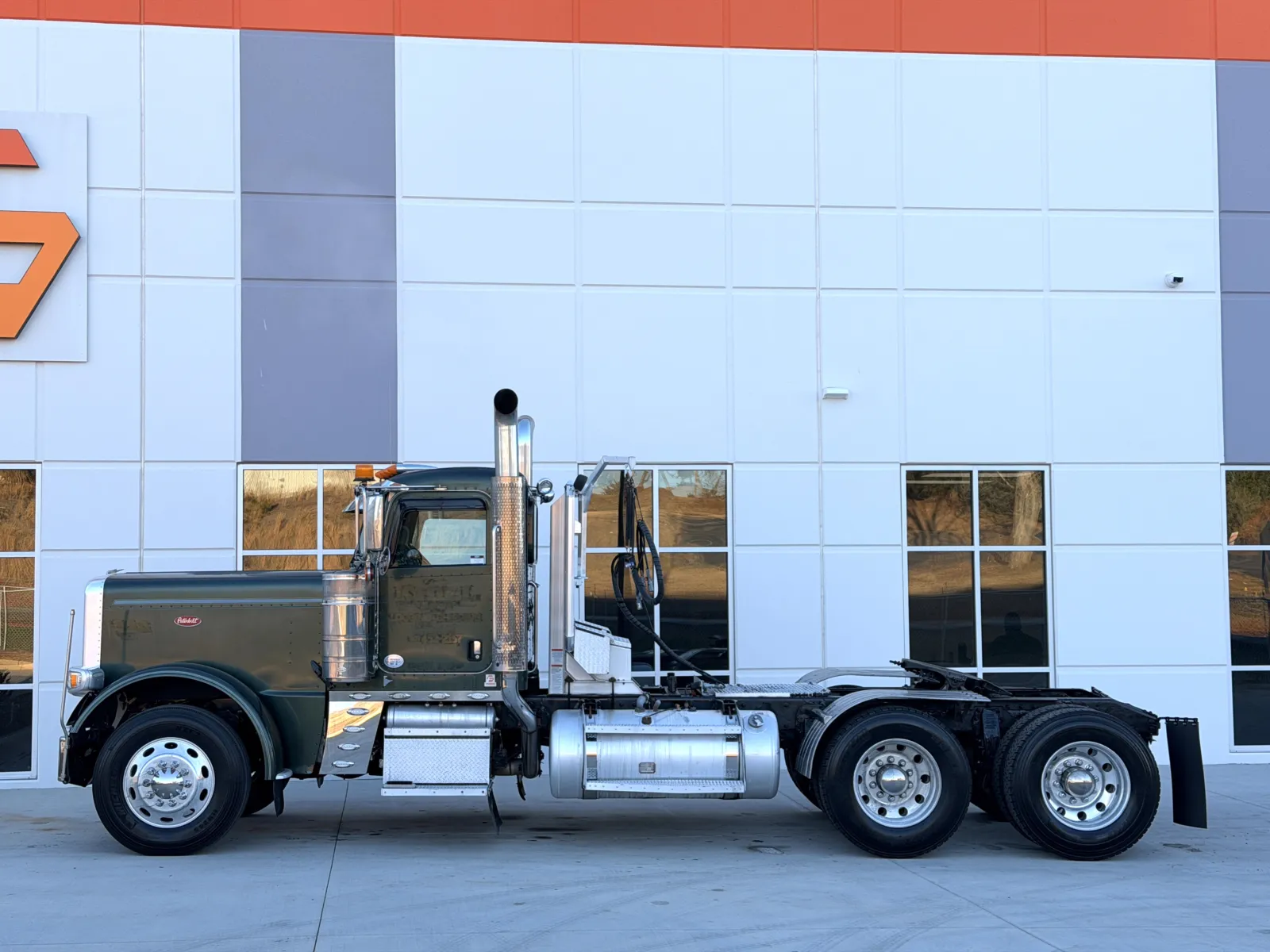 2015 Peterbilt 389 - image 4