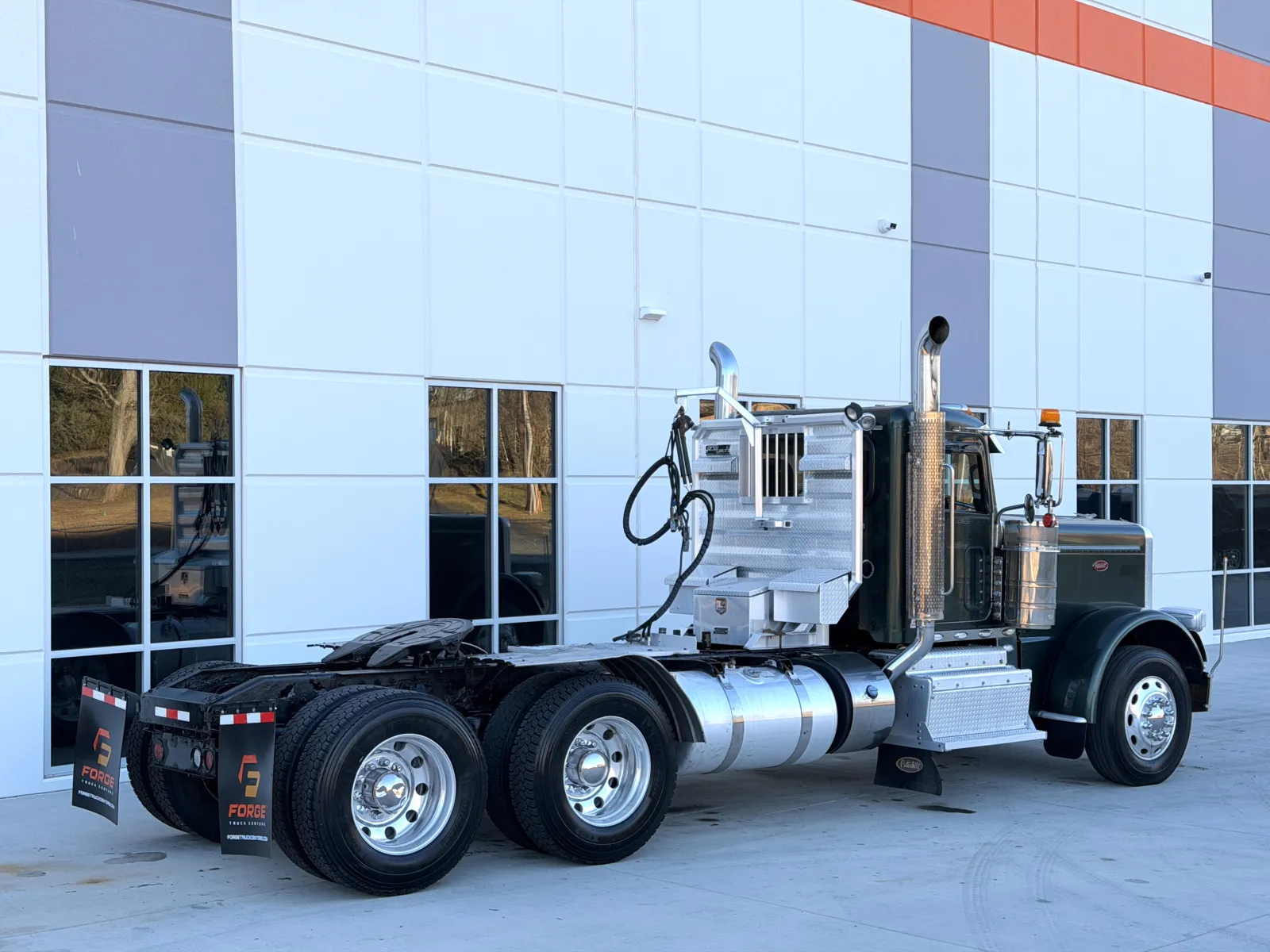 2015 Peterbilt 389 - image 5