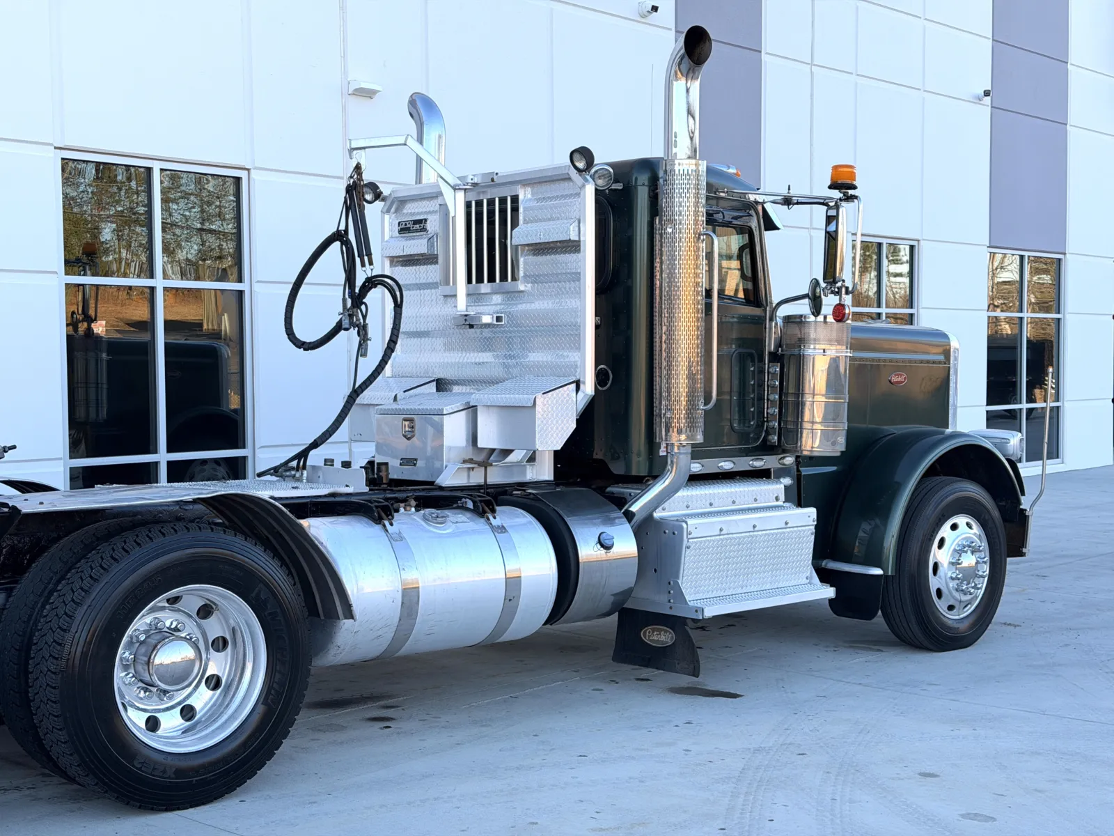 2015 Peterbilt 389 - image 7