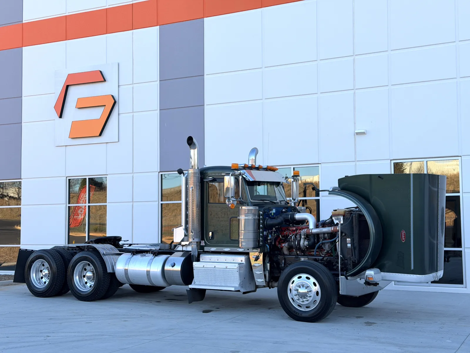 2015 Peterbilt 389 - image 9