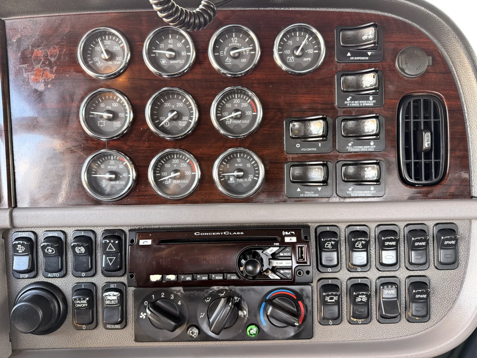 2015 Peterbilt 389 - image 18