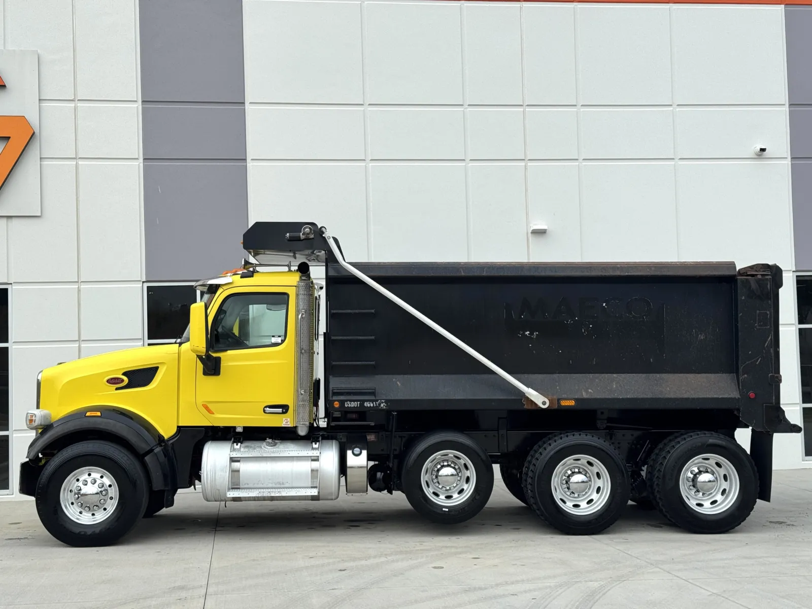 2018 Peterbilt 567 - image 5