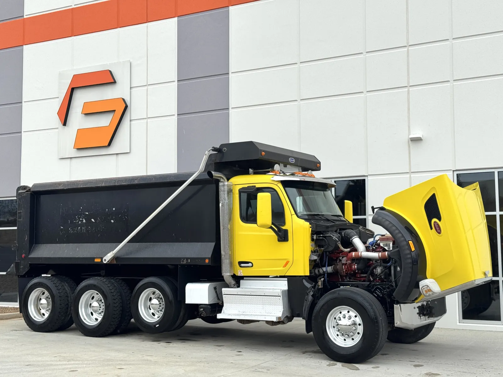 2018 Peterbilt 567 - image 10
