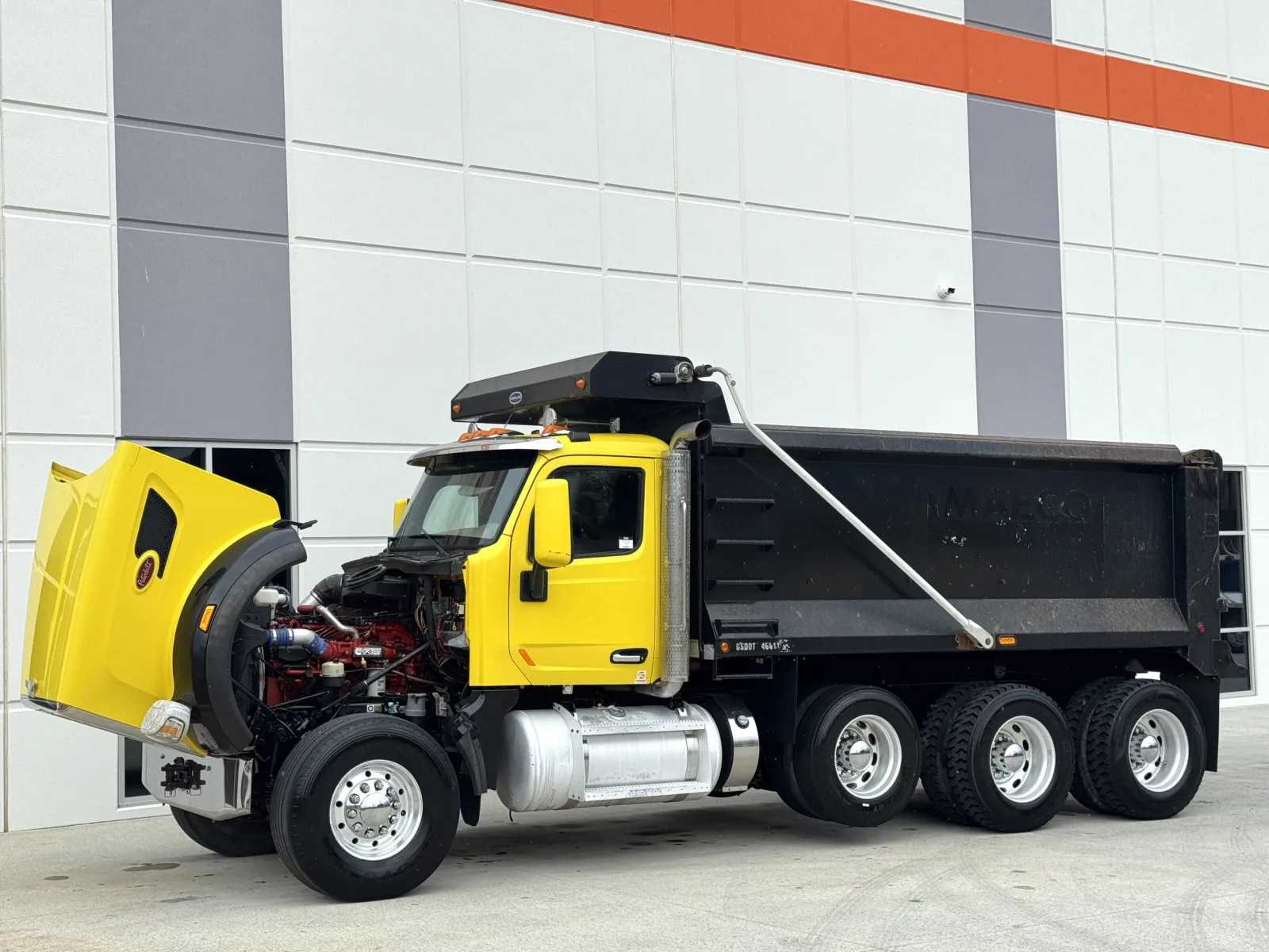 2018 Peterbilt 567 - image 11