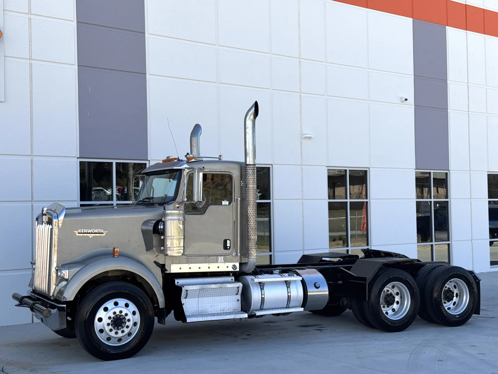 2021 Kenworth W900 - image 2