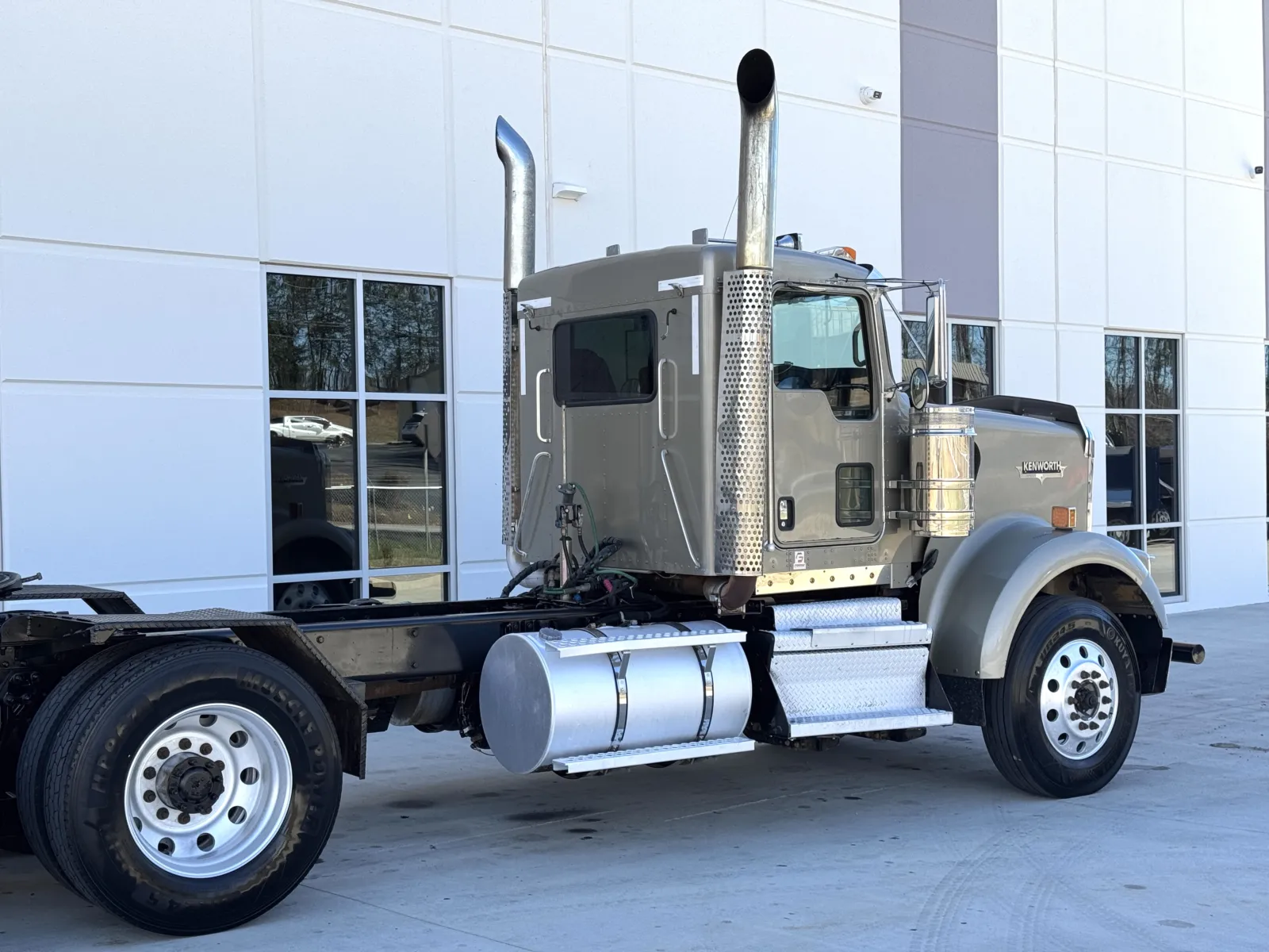 2021 Kenworth W900 - image 7