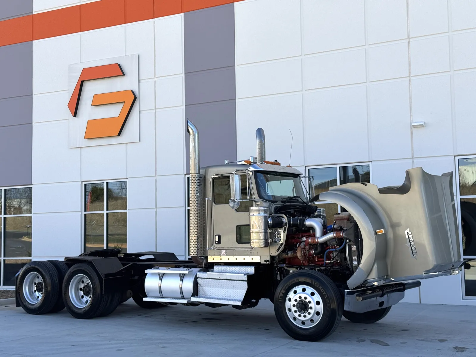 2021 Kenworth W900 - image 9
