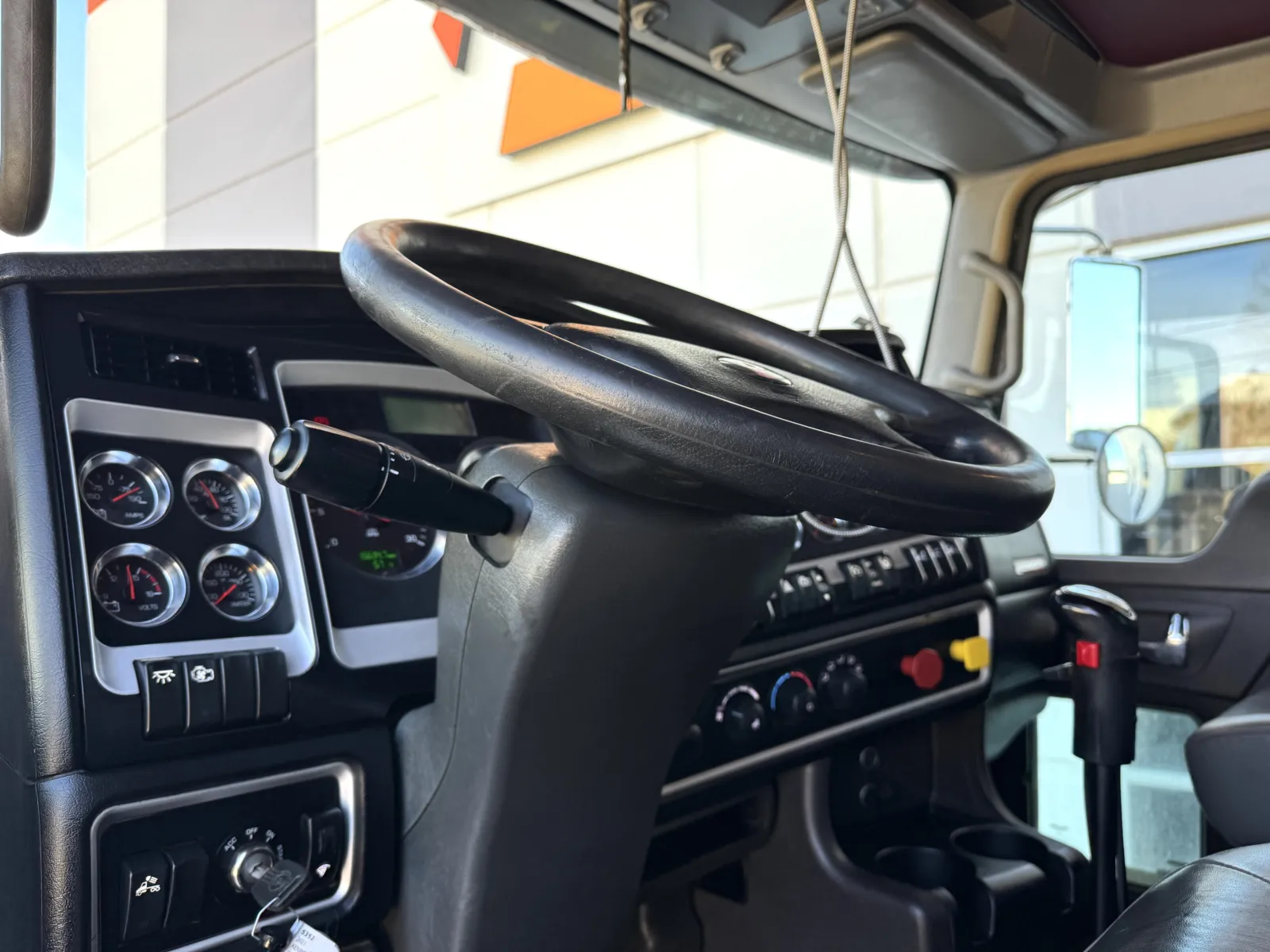 2021 Kenworth W900 - image 14