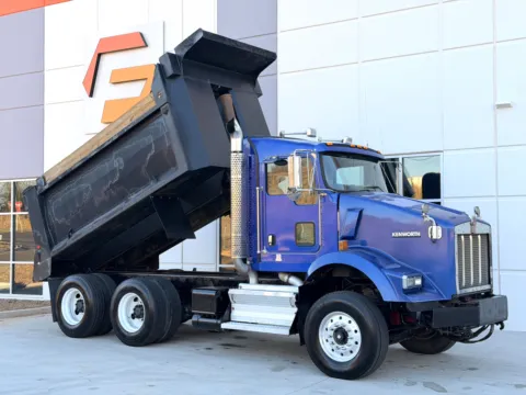 2011 KENWORTH T800 for sale in Greer, SC