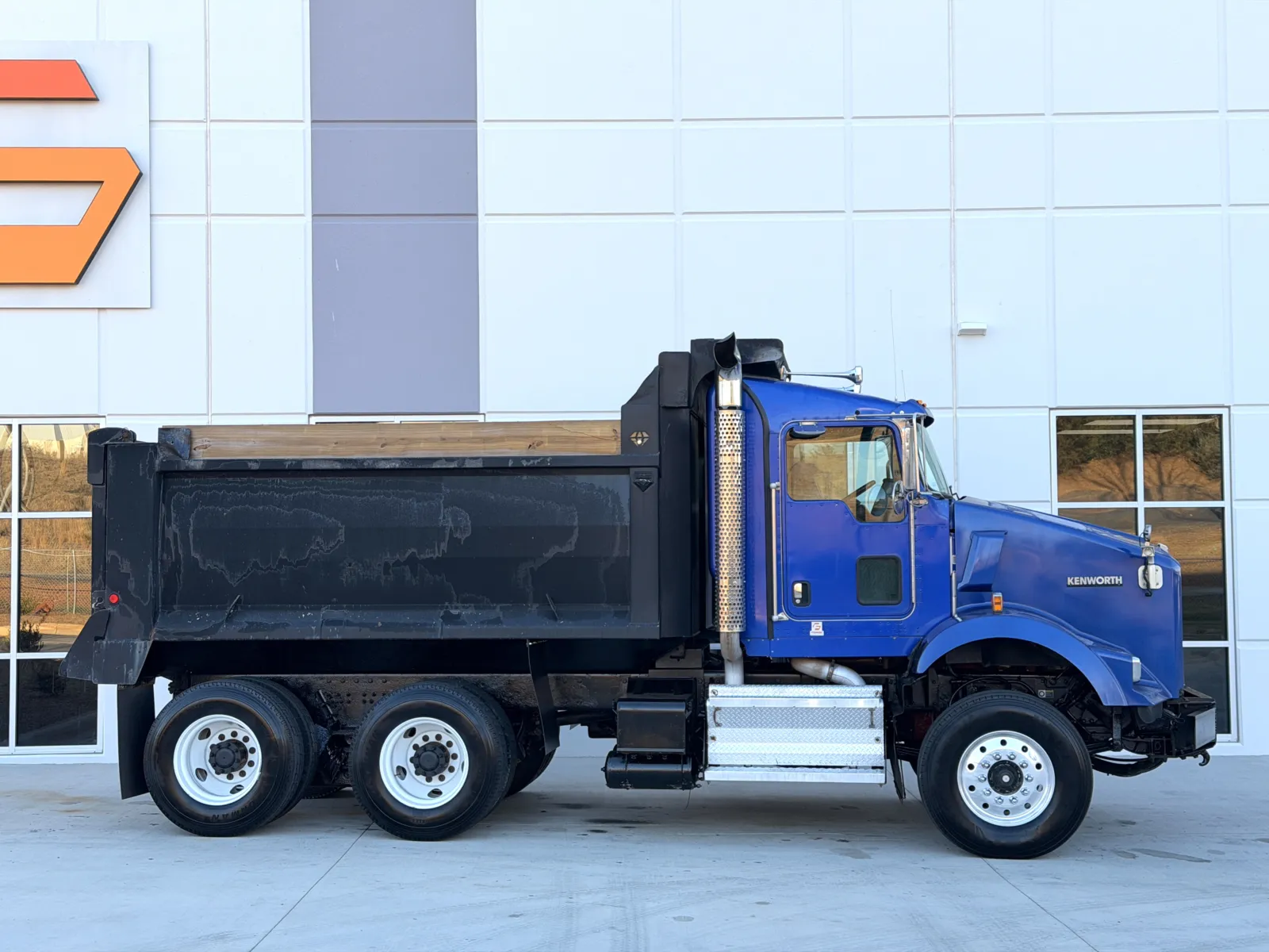 2011 Kenworth T800 - image 4