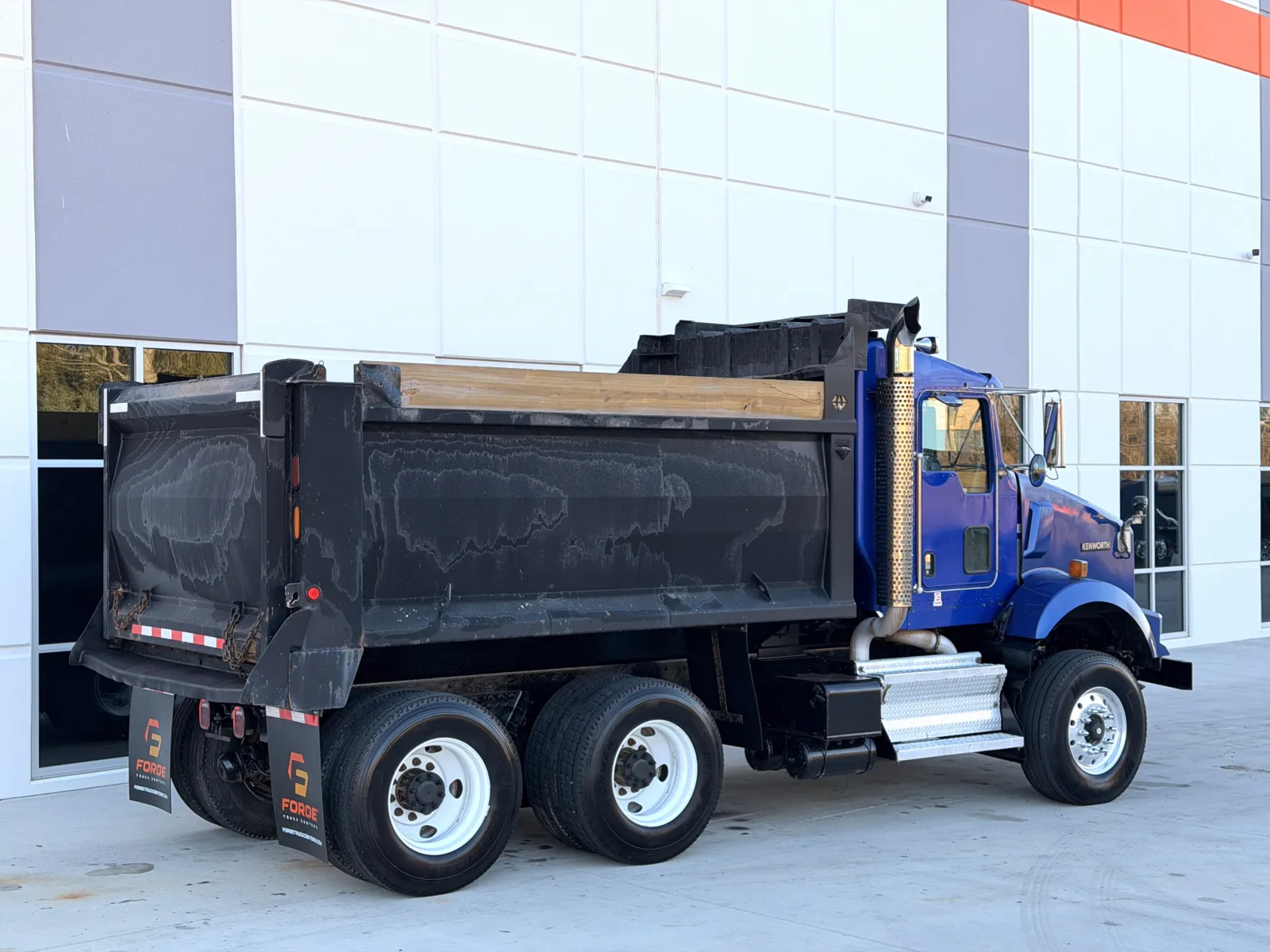 2011 Kenworth T800 - image 6