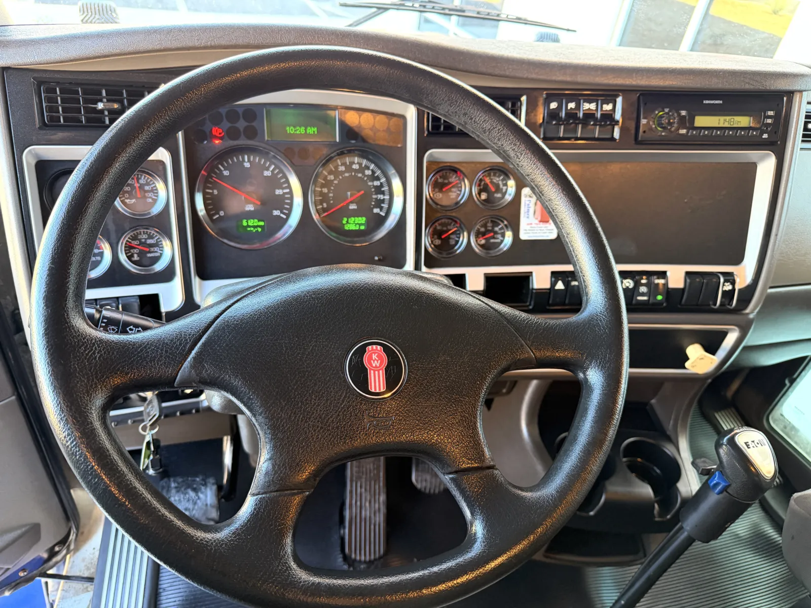 2011 Kenworth T800 - image 17
