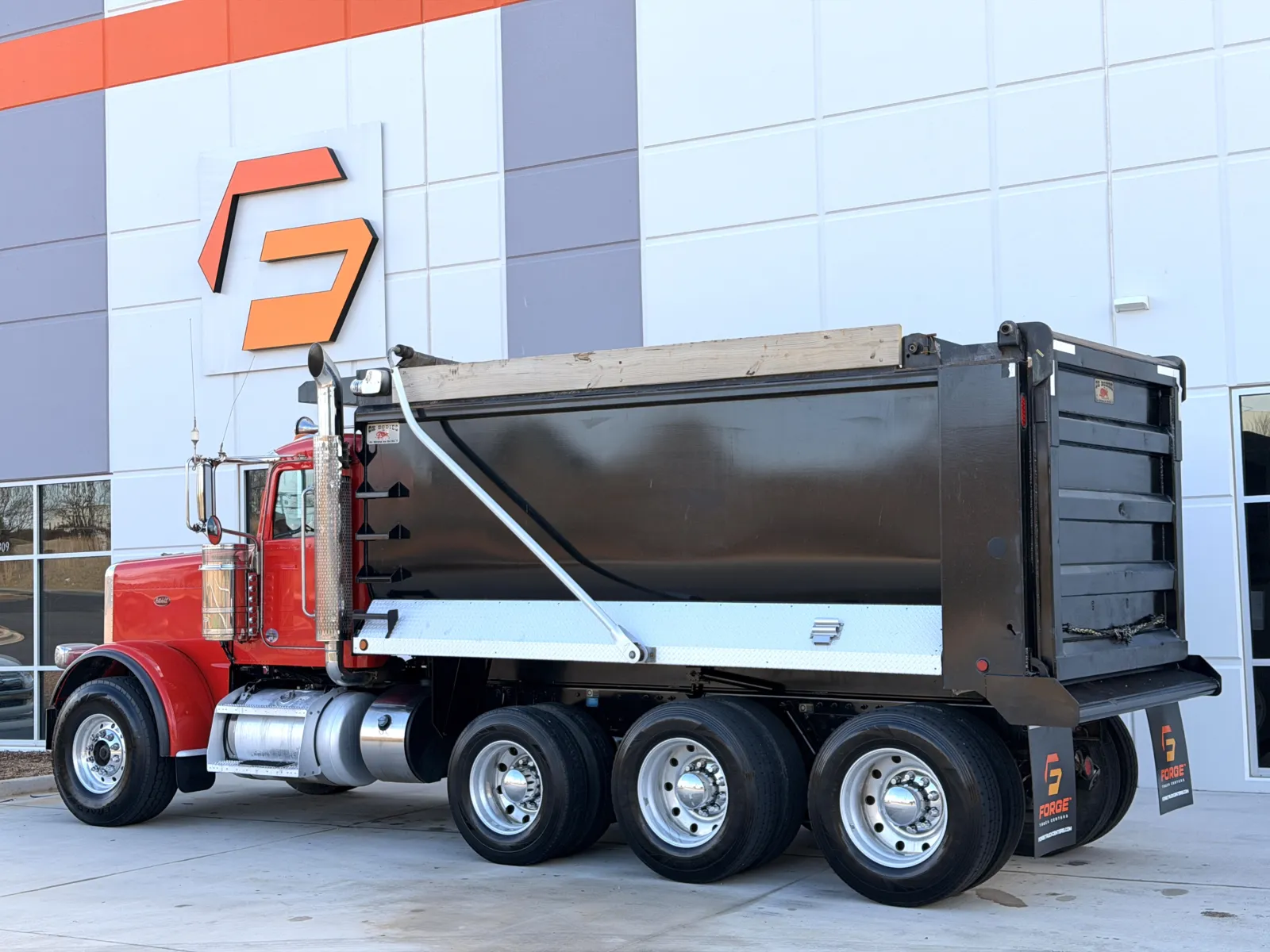 2021 Peterbilt 389 - image 7