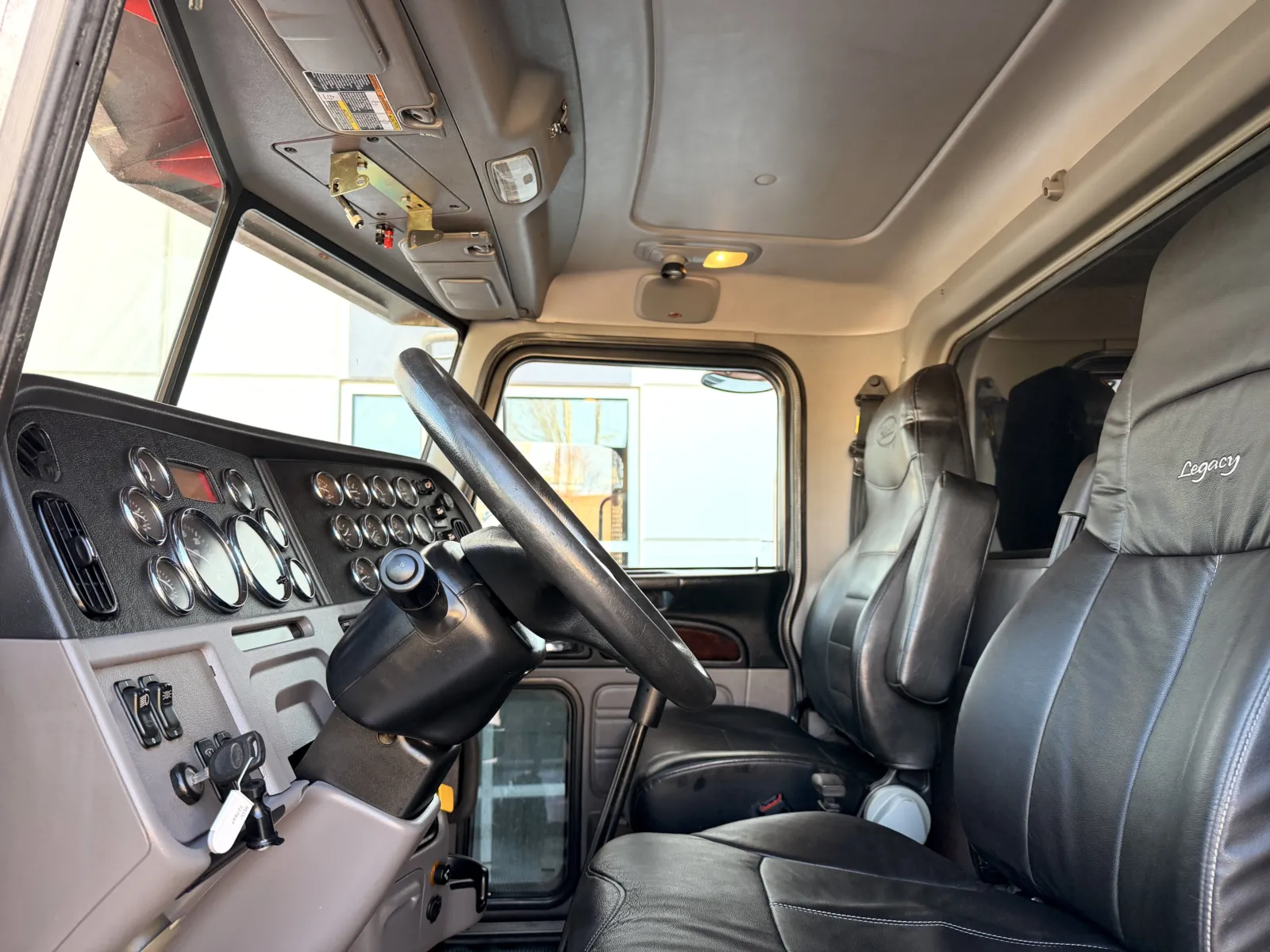 2021 Peterbilt 389 - image 15