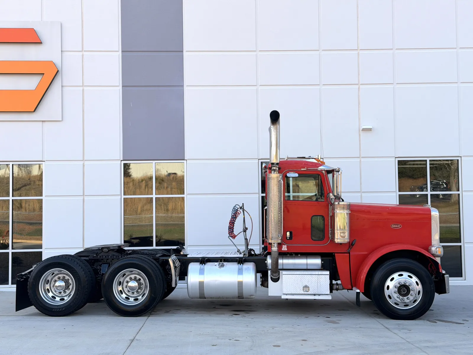 2008 Peterbilt - image 3