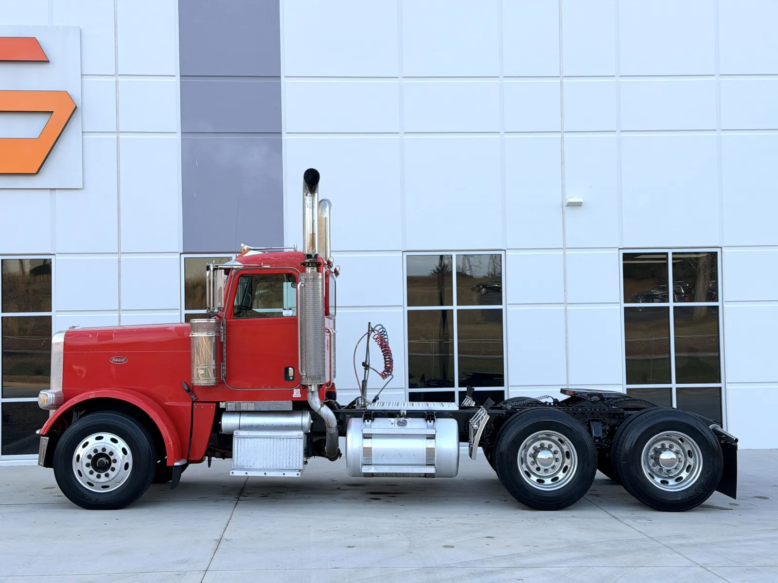 2008 Peterbilt - image 4
