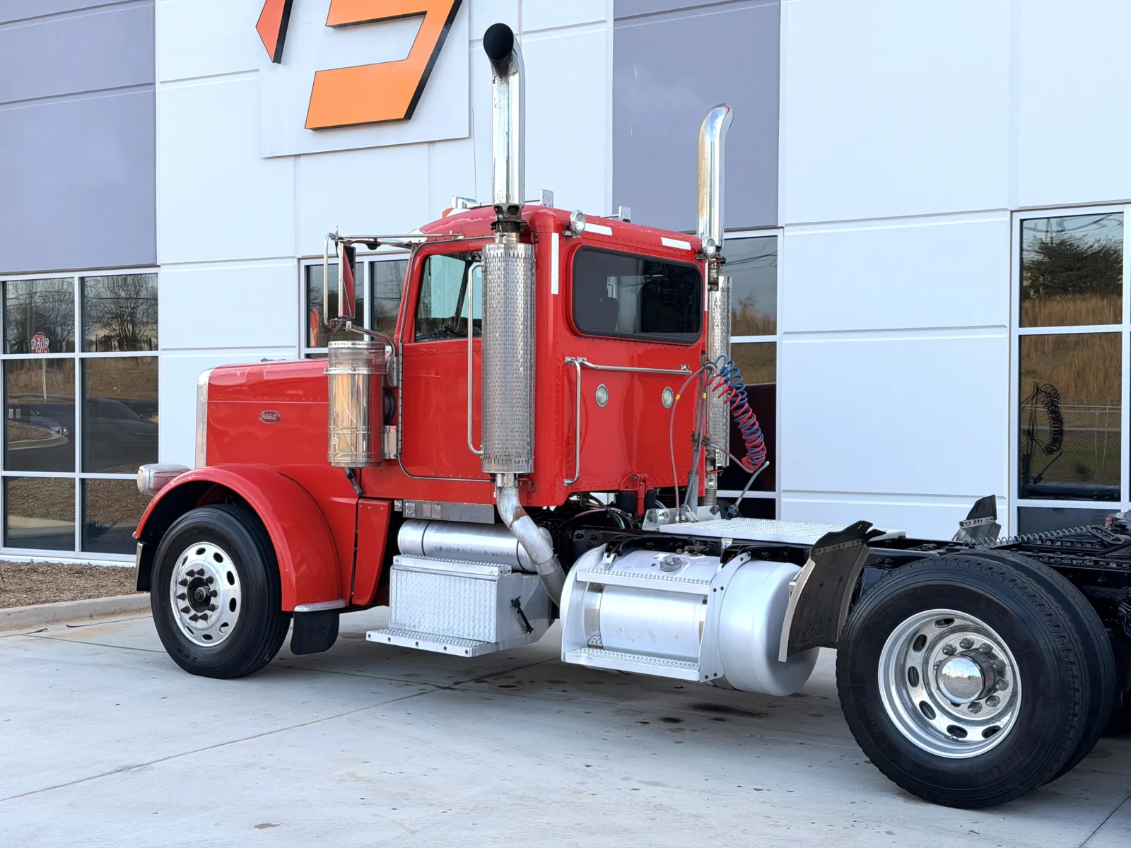2008 Peterbilt - image 8