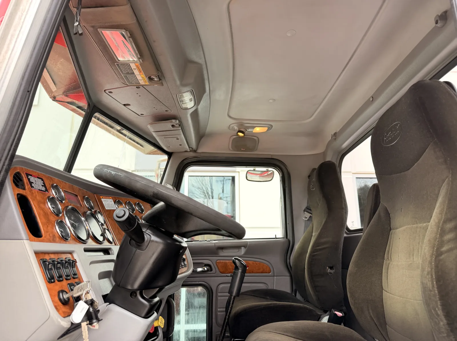 2008 Peterbilt - image 14