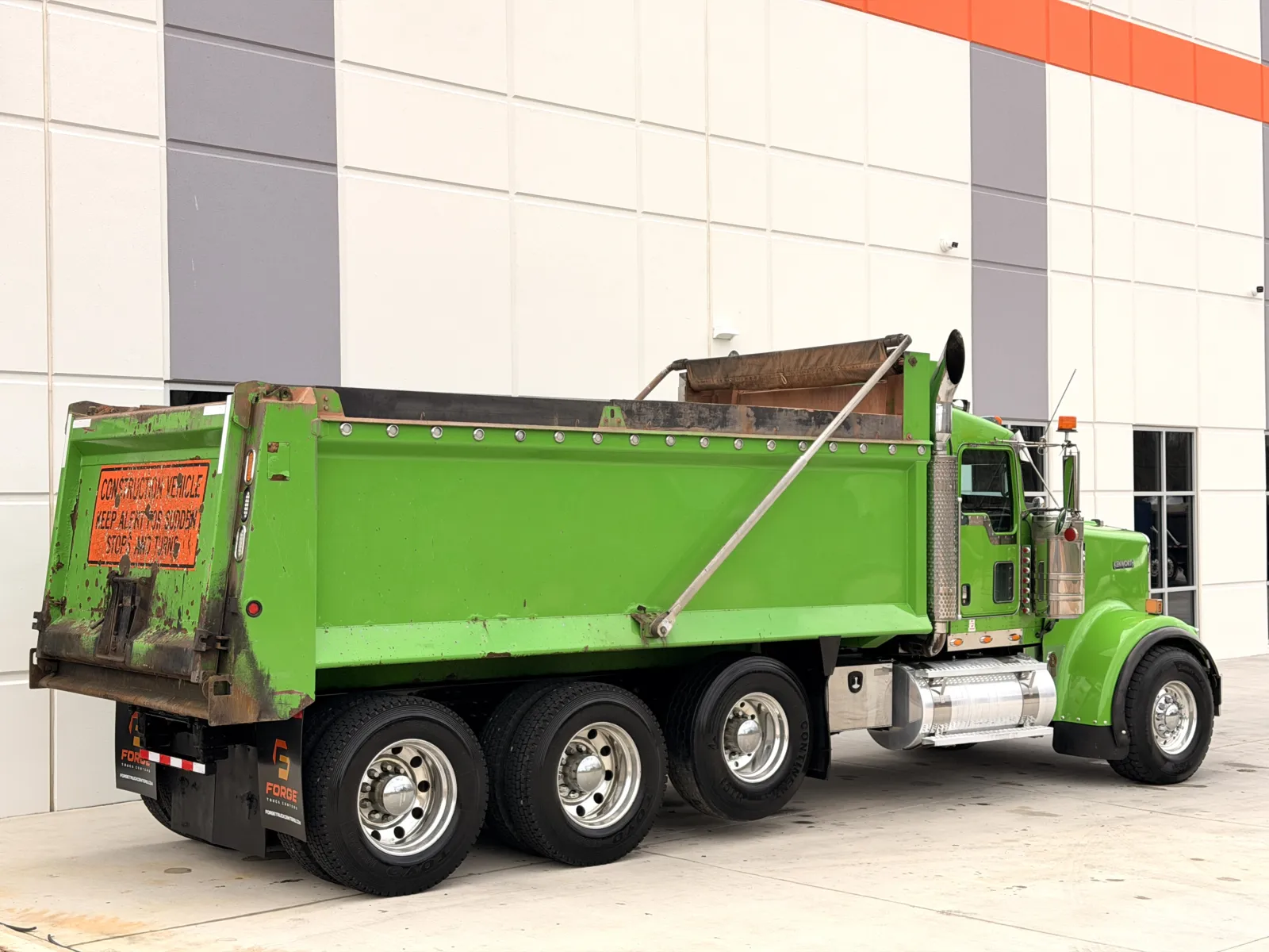 2019 Kenworth W900 - image 6