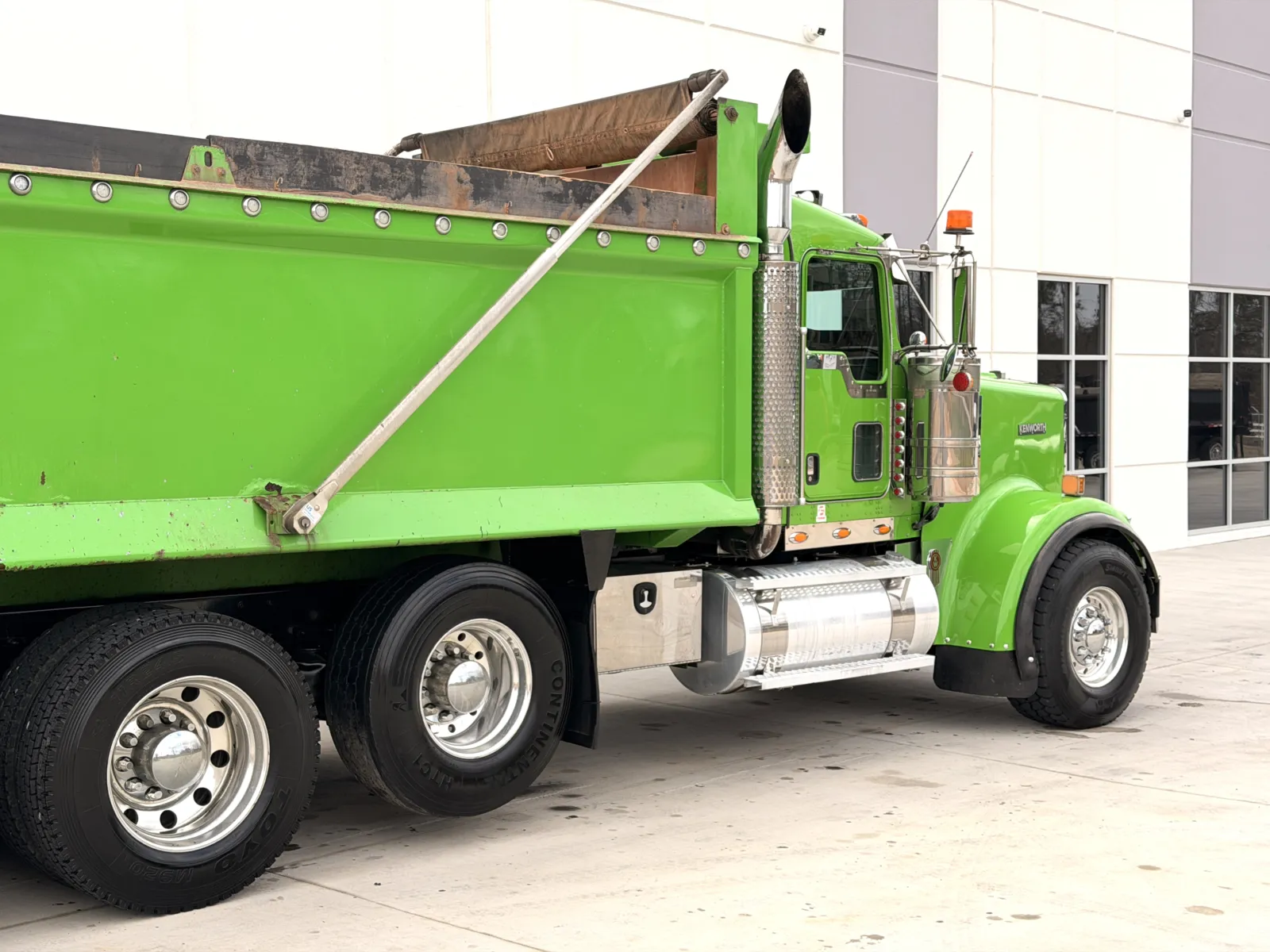 2019 Kenworth W900 - image 8