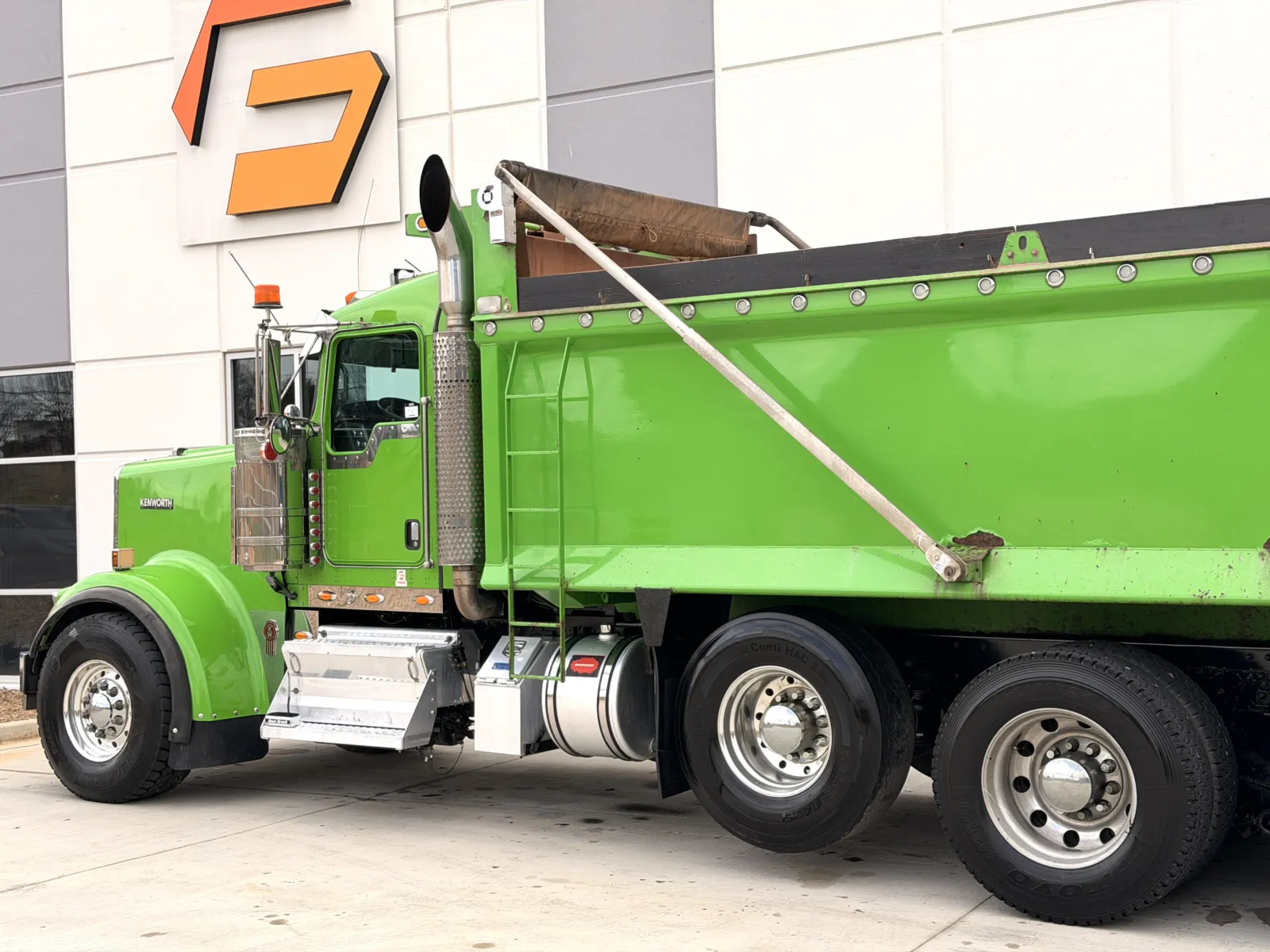 2019 Kenworth W900 - image 9