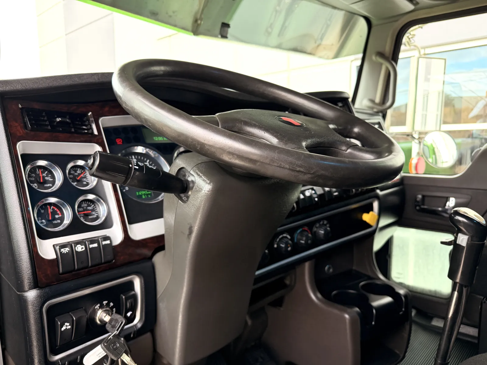 2019 Kenworth W900 - image 16