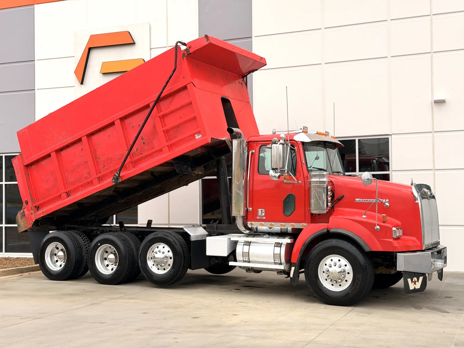 2017 Western Star 4900 - image 1