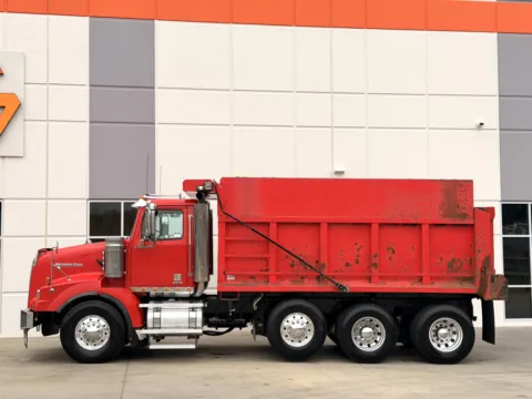 More photos of 2017 WESTERN STAR 4900 at Forge Truck Centers - South Carolina, SC