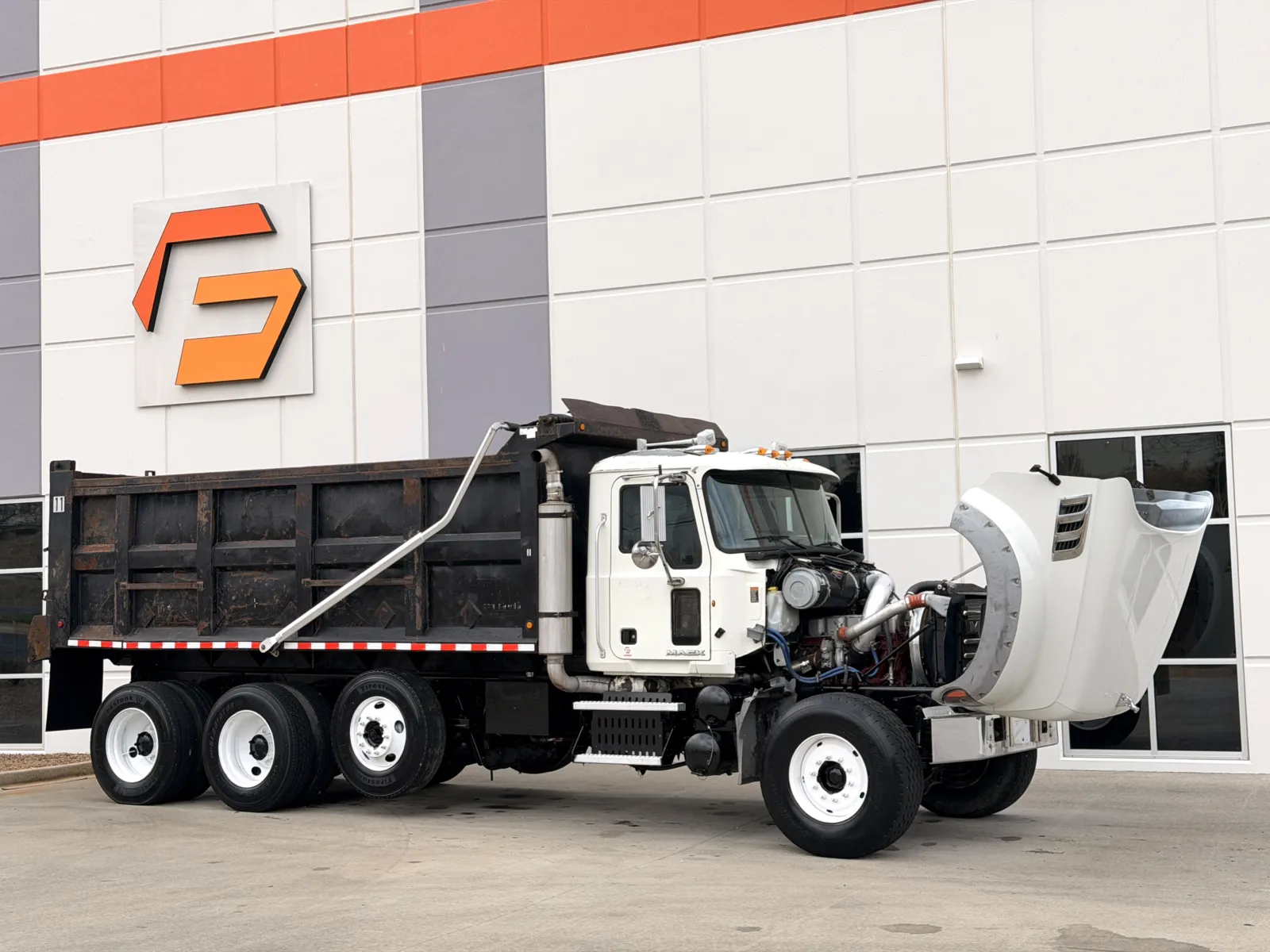 2010 Mack - image 10