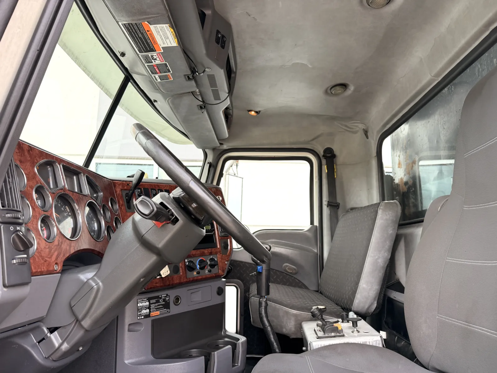 2010 Mack - image 15