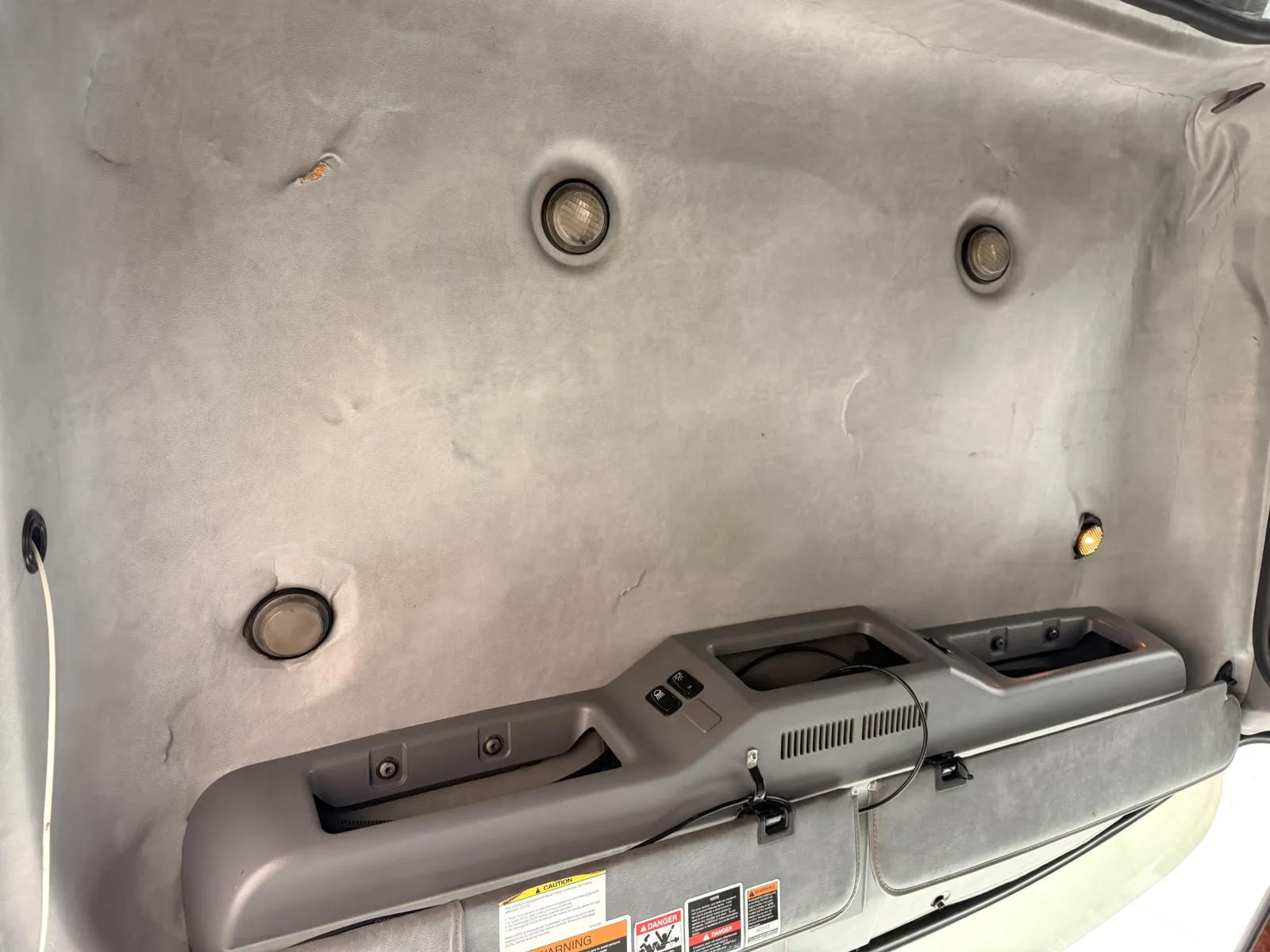 2010 Mack - image 22