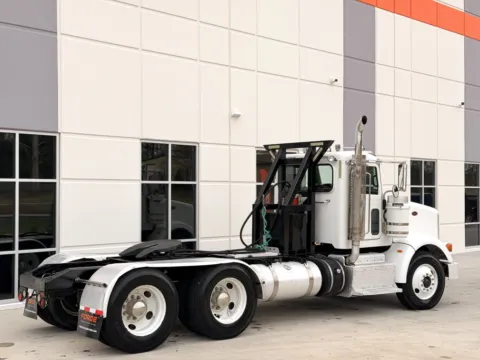 More photos of 2013 PETERBILT 367 at Forge Truck Centers - South Carolina, SC