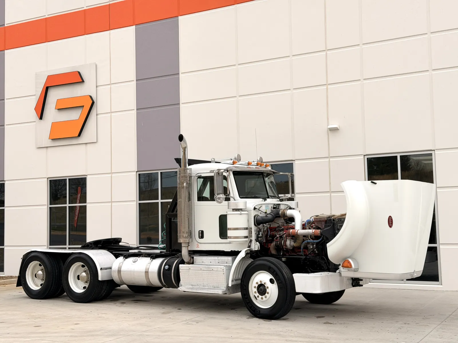 2013 Peterbilt - image 9
