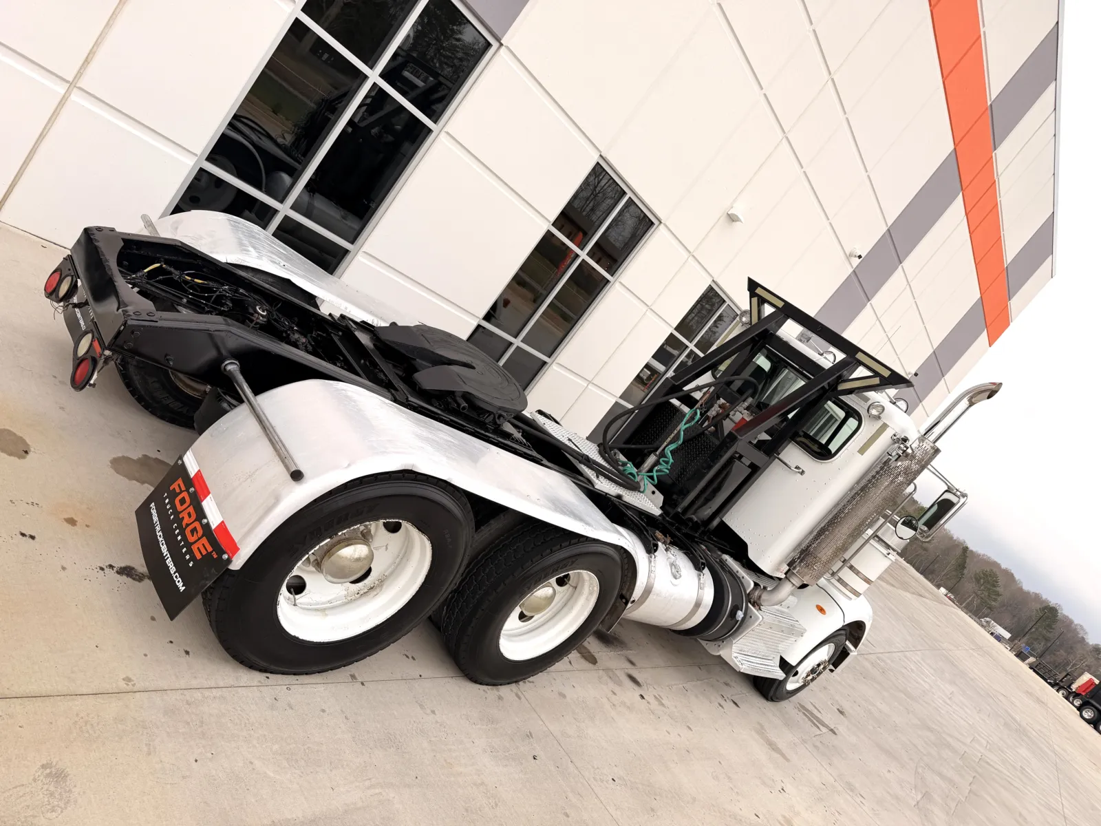 2013 Peterbilt - image 11