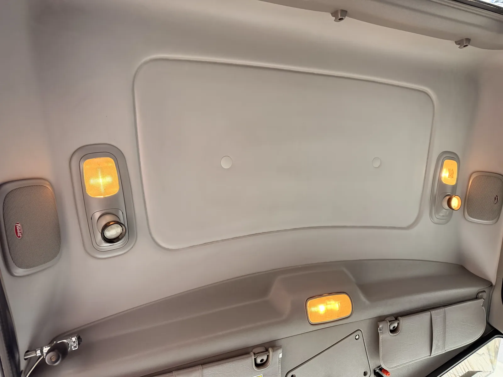 2013 Peterbilt - image 19