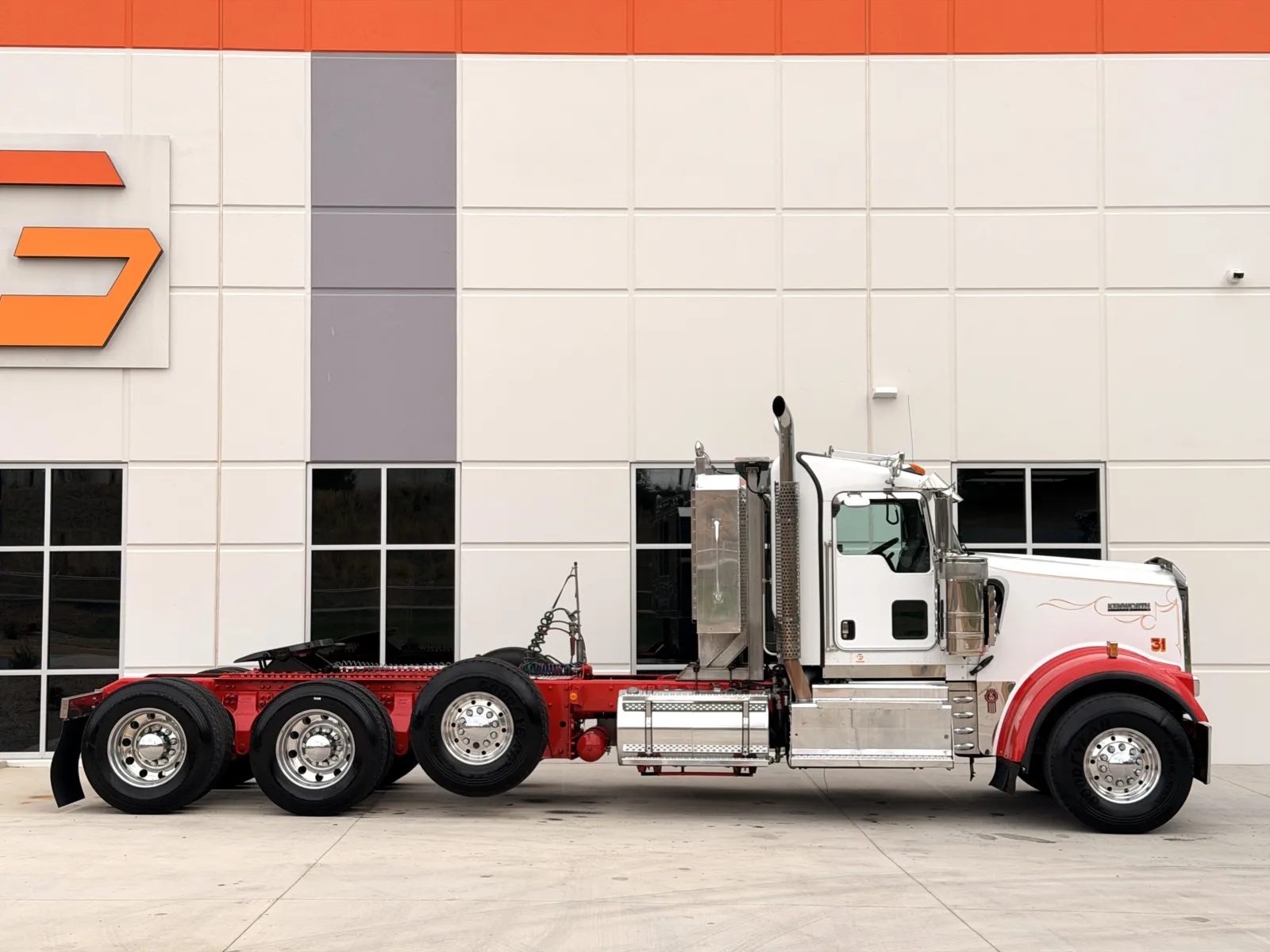 2015 Kenworth W900 - image 3