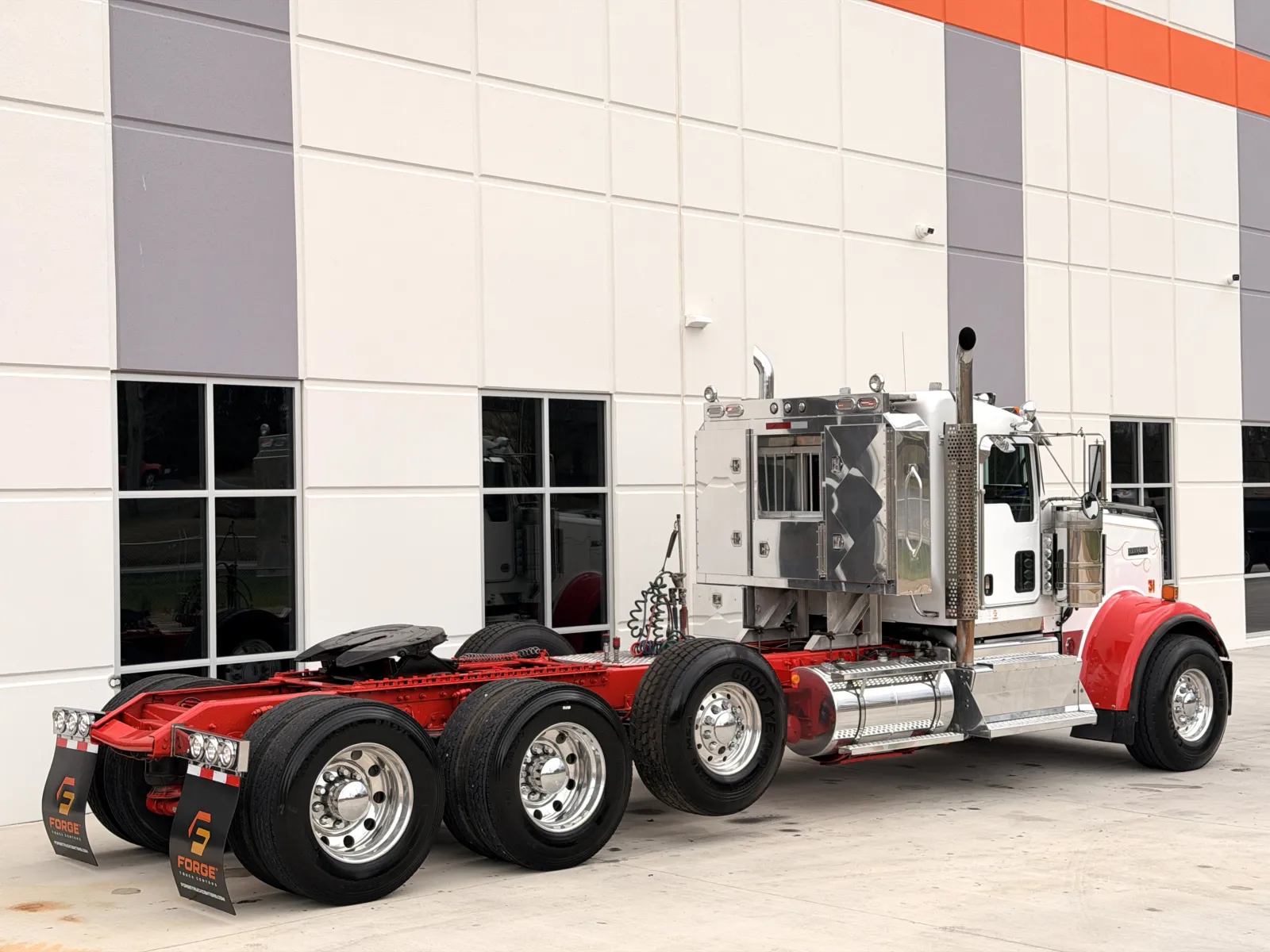2015 Kenworth W900 - image 5