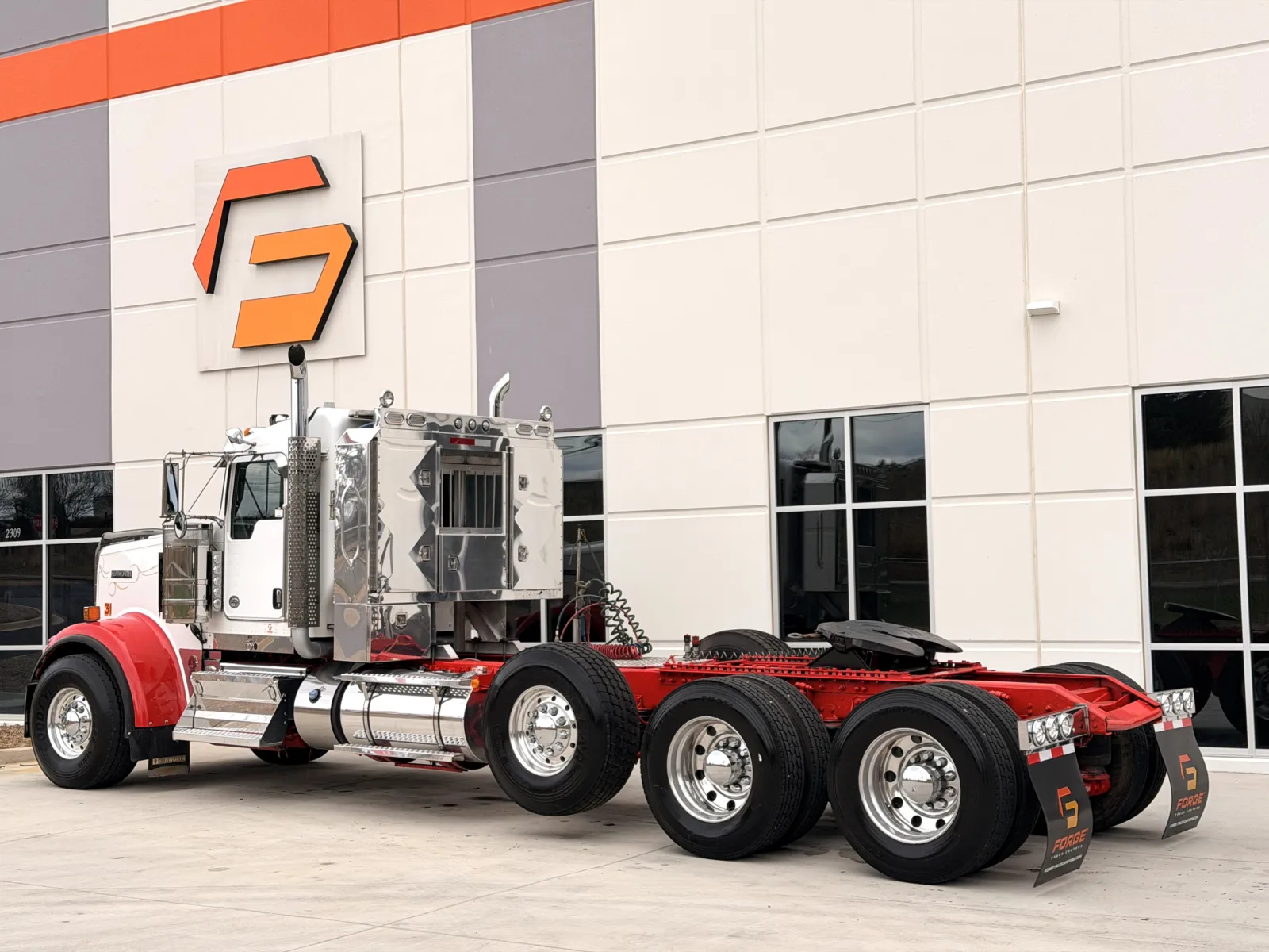 2015 Kenworth W900 - image 6