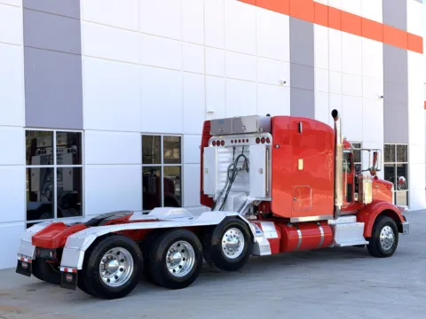 More photos of 2014 PETERBILT 367 at Forge Truck Centers - South Carolina, SC