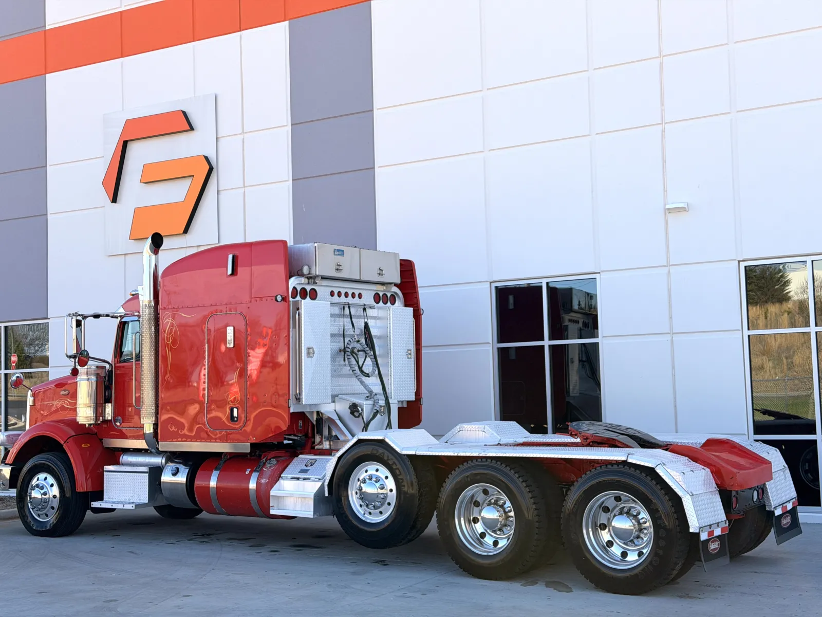 2014 Peterbilt - image 6