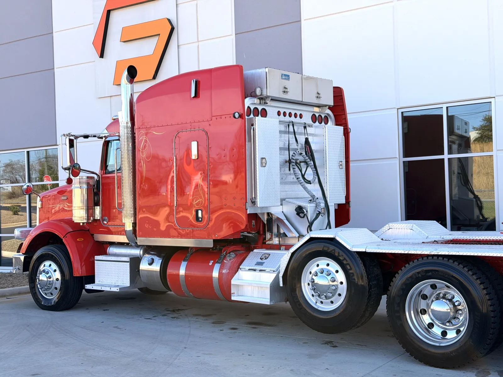 2014 Peterbilt - image 8