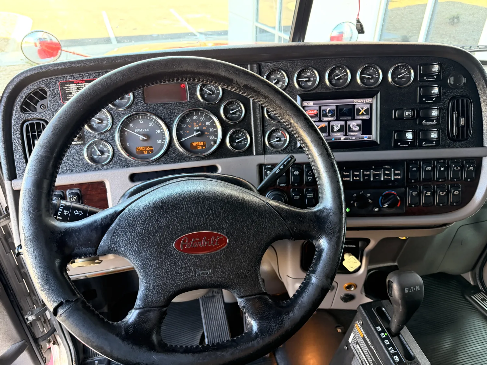 2014 Peterbilt - image 16