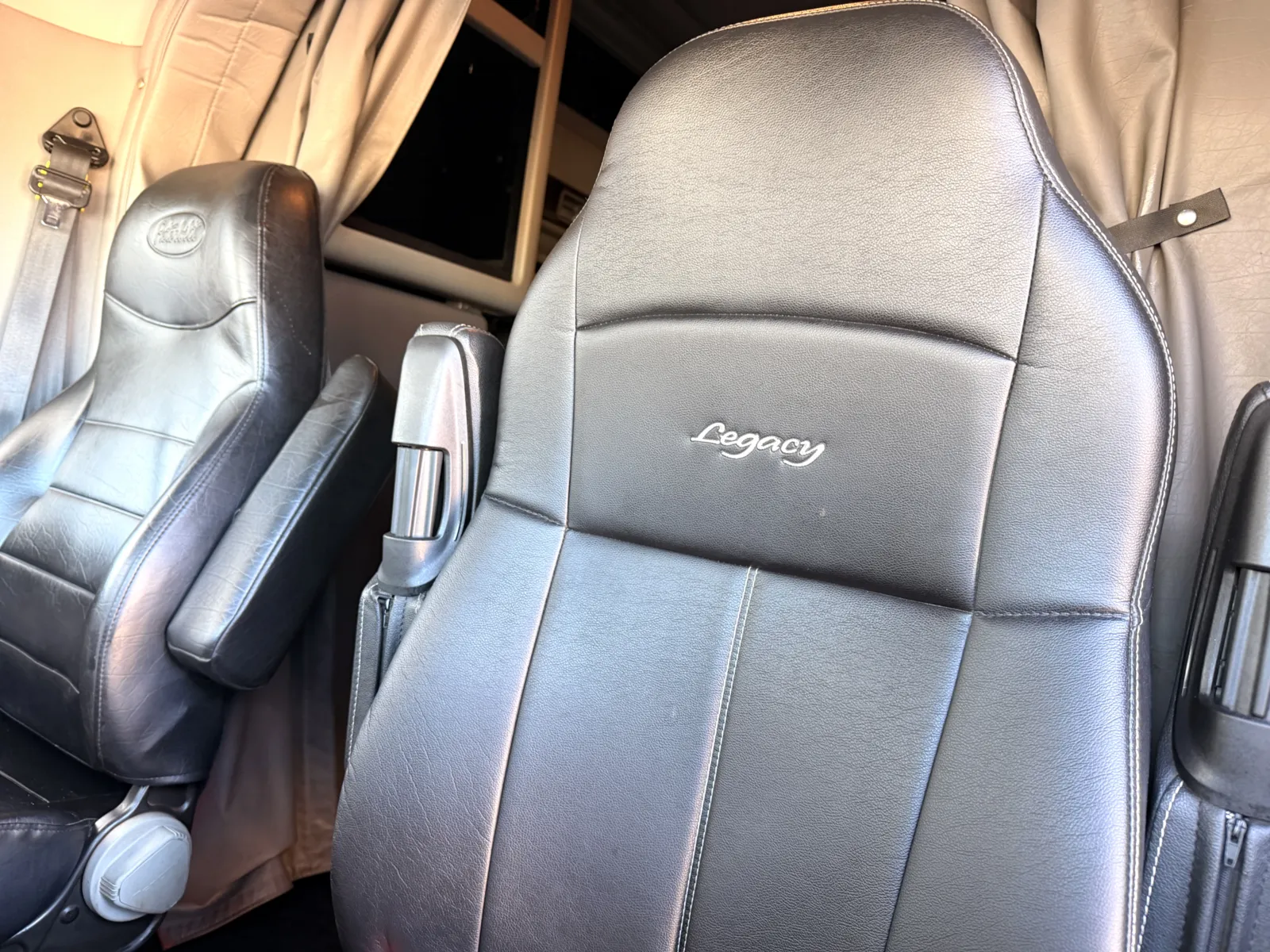 2014 Peterbilt - image 20