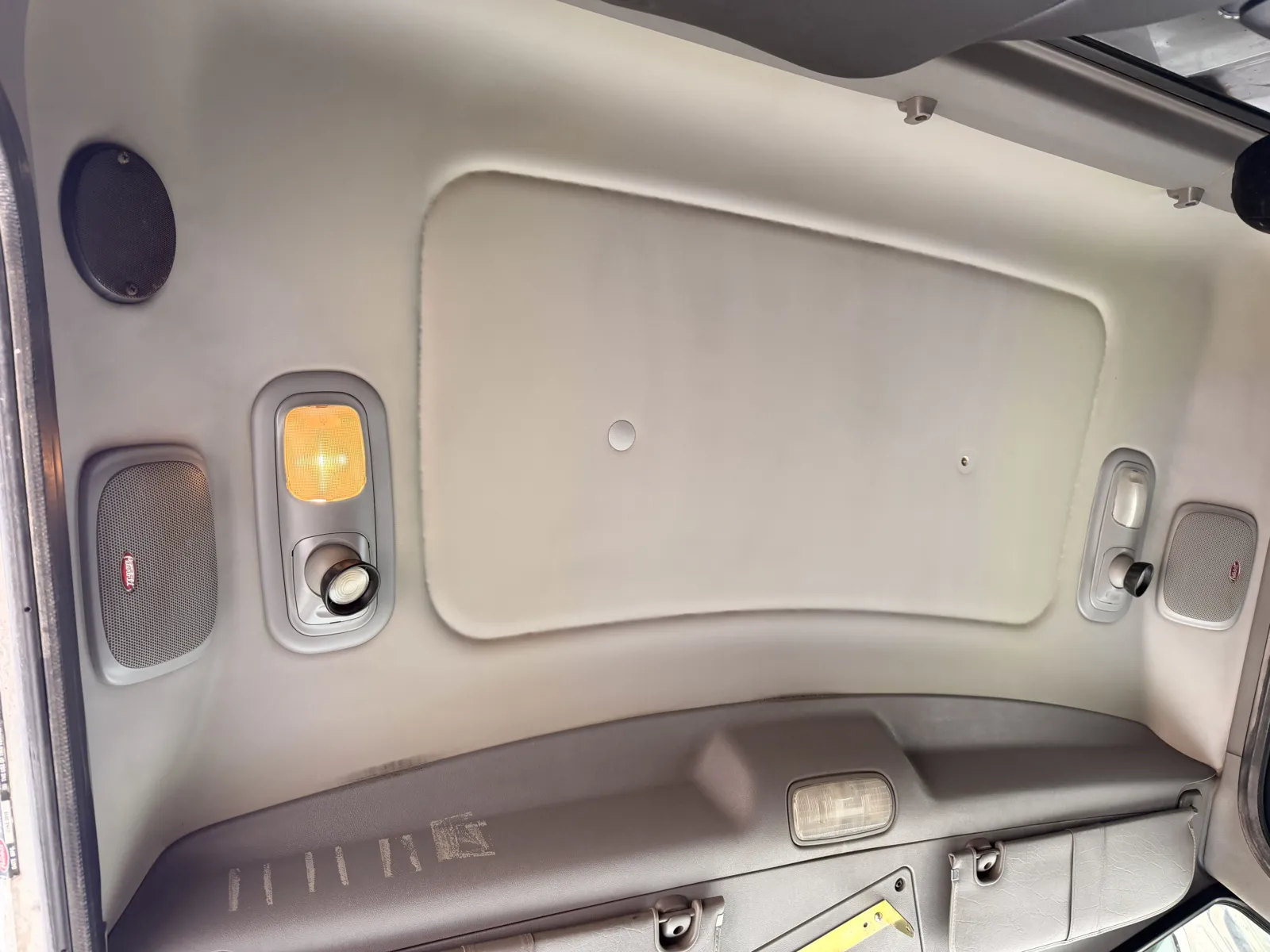 2011 Peterbilt - image 22